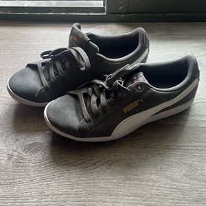 PUMA Suede Gray Sneaker